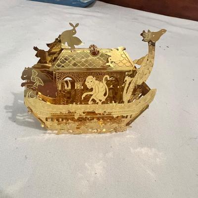 Noah’s Ark Themed Items & More (D-MK)