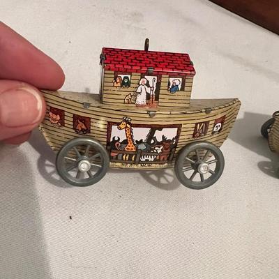 Noah’s Ark Themed Items & More (D-MK)