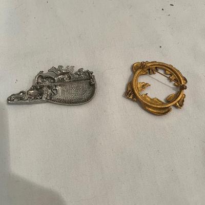 Noah’s Ark Themed Items & More (D-MK)