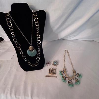 Gold and Turquoise Colored Jewelry (ST-BB)