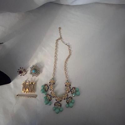 Gold and Turquoise Colored Jewelry (ST-BB)