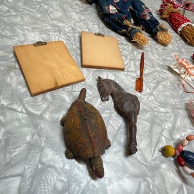 Lot of dolls & decor