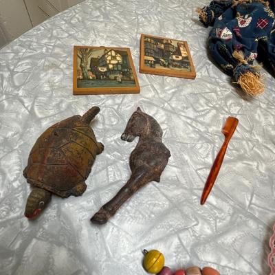 Lot of dolls & decor