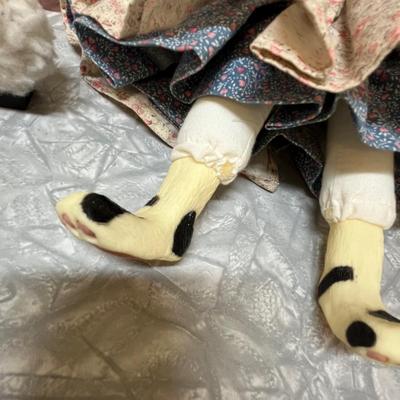 Lot of 3 Cat doll figures