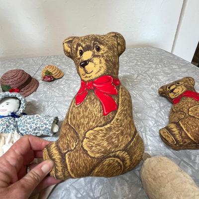 Lot of plush items