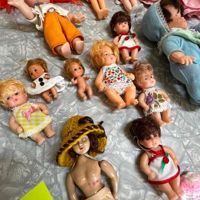 Lot of plastic dolls & other