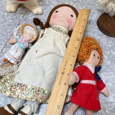 Puppet & Dolls