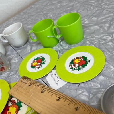 Toy dishes collection