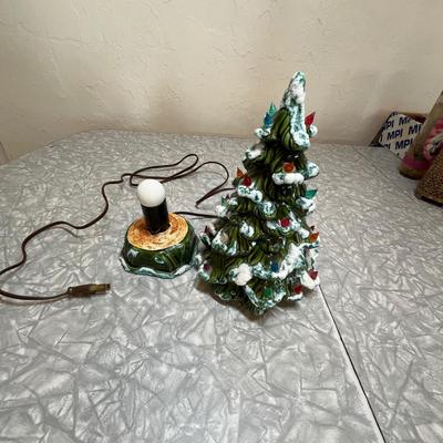 Wow! Mini Ceramic Christmas Tree