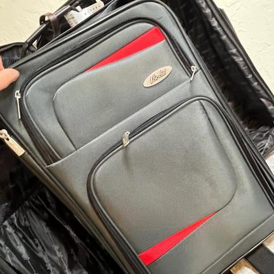 Luggage set