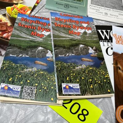 Maps & brochures