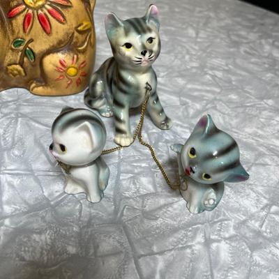 Cat figurine lot