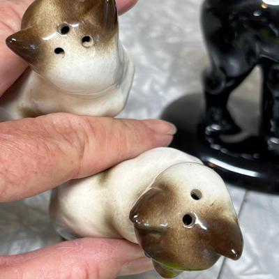 Cat figurine lot