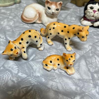 Cat & Pig figures