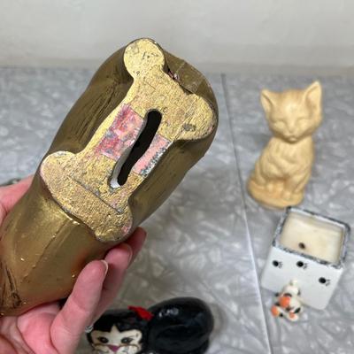 Cat & Pig figures