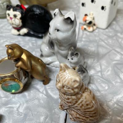 Cat & Pig figures