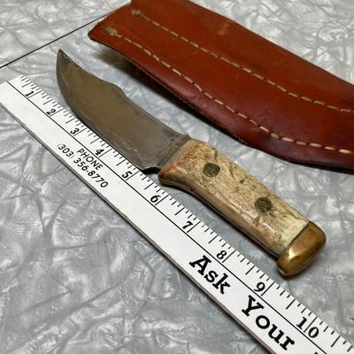 Hunting knife