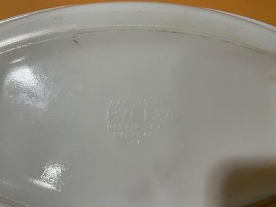 PYREX Golden Honey Suckle Dish1 1/2