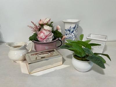 Home Decor Set Blue Vase, Pick crock