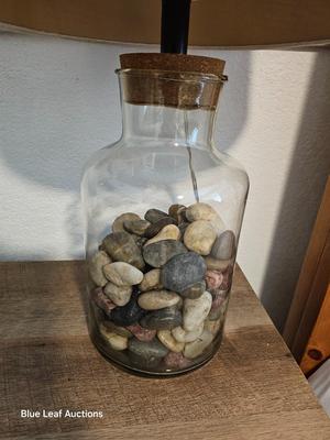 Lot 5: Glass and Rock Decoratie Lamp