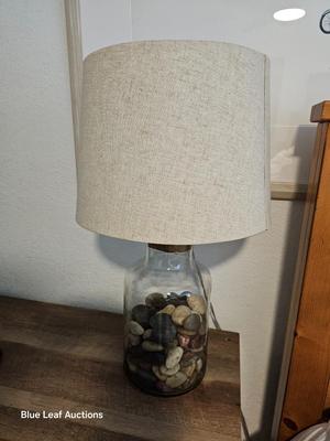 Lot 5: Glass and Rock Decoratie Lamp