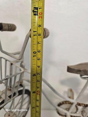 Lot 7: Decorative Small Bicycles