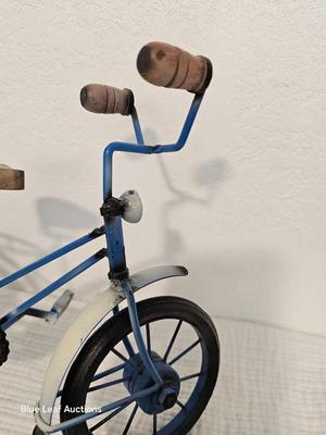 Lot 7: Decorative Small Bicycles
