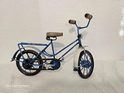 Lot 7: Decorative Small Bicycles