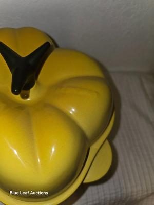 Lot 11: Le Creuset Pepper Dutch Oven - Cast Iron