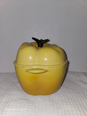 Lot 11: Le Creuset Pepper Dutch Oven - Cast Iron