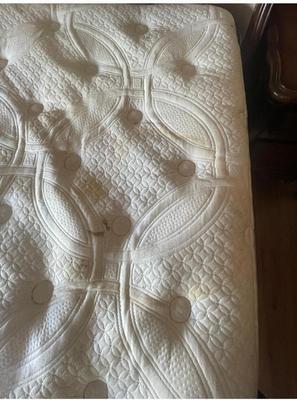 Lot 14: Queen Bed