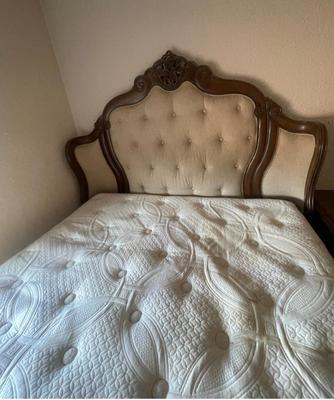Lot 14: Queen Bed