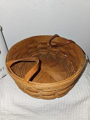 Lot 15: Longaberger Baskets & Small Metal Milk Can