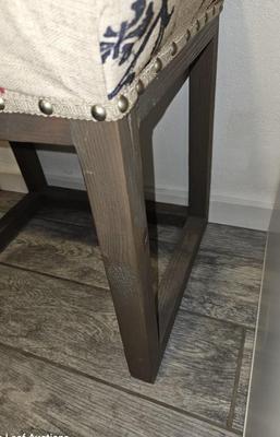 Lot 17: Decorative Stool