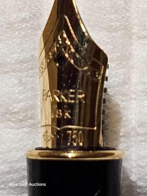 Lot 22: Vintage Parker Sonnet Fountain Pen 18kt Gold