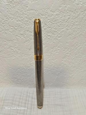 Lot 22: Vintage Parker Sonnet Fountain Pen 18kt Gold