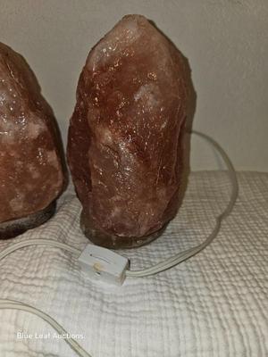 Lot 23: Crystal Rock Lamp - Himalayan Salt Rock 7"