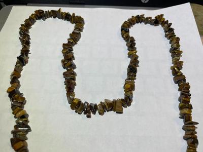 Vintage Tiger's Eye 34" Chip Bead Fashion Necklace in Very Good Preowned Condition as Pictured.