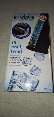 Ice cube maker