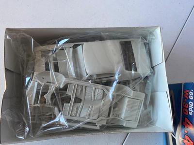 69’ Oldsmobile Cutlass W-30 4-4-2 Car Model