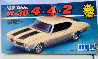 69’ Oldsmobile Cutlass W-30 4-4-2 Car Model