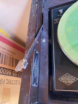 Thomas A Edison Diamond Disc Phonograph with some records