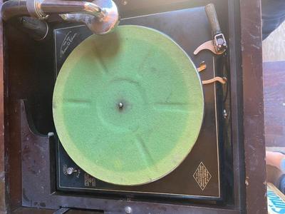 Thomas A Edison Diamond Disc Phonograph with some records