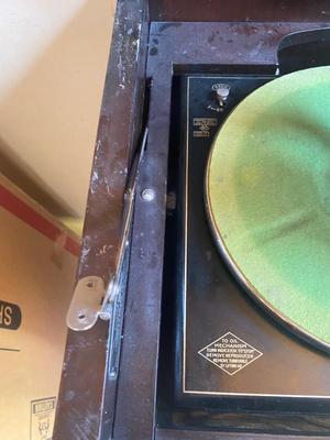 Thomas A Edison Diamond Disc Phonograph with some records