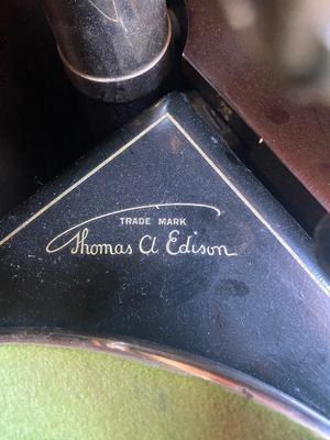 Thomas A Edison Diamond Disc Phonograph with some records