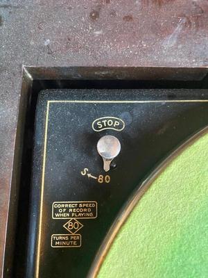 Thomas A Edison Diamond Disc Phonograph with some records