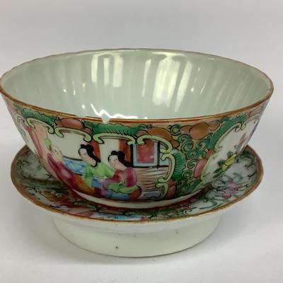 455 Antique Rose Medallion Cup & Teapot Stand