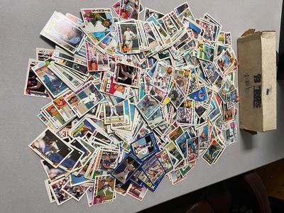 Huge Lot of Vintage Baseball Cards - over 700 cards!