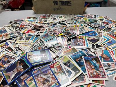 Huge Lot of Vintage Baseball Cards - over 700 cards!