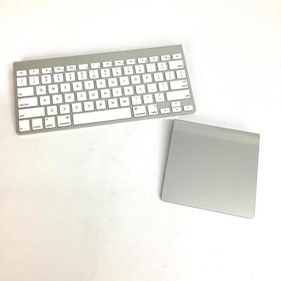 472 Apple Keyboard & Magic Track Pad